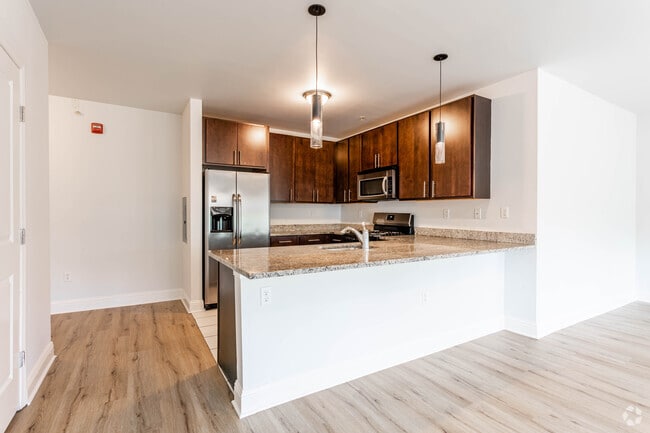 Interior Photo - 120 Halsted Street Rental