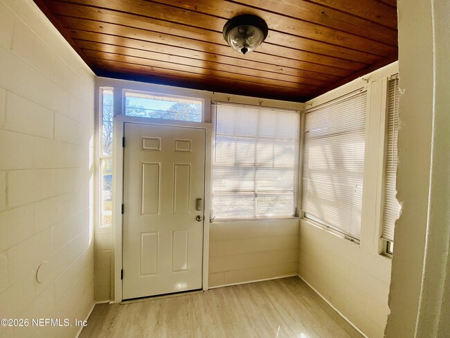 Photo - 1737 W 24th St