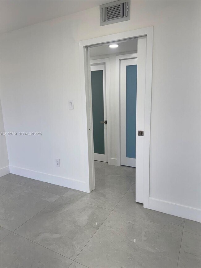 Photo - 8635 NW 8th St Unidad 413