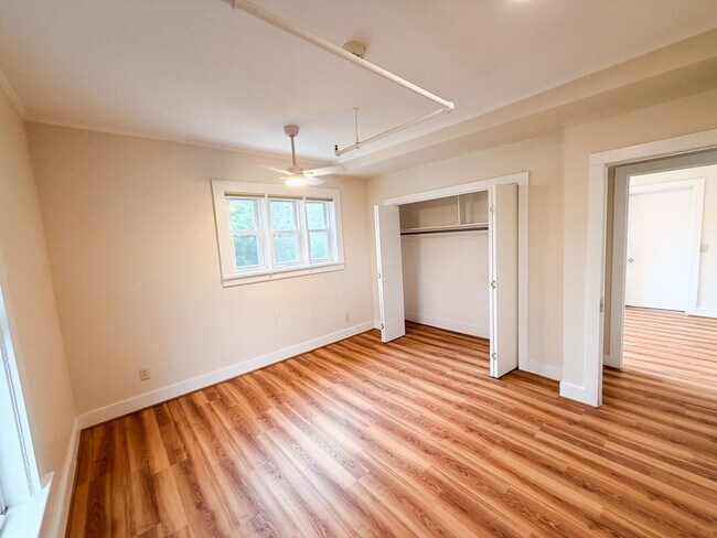 40 E Main St Unit B