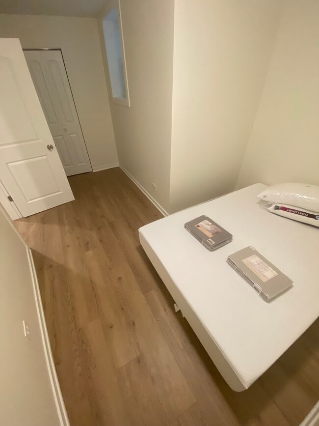 Photo - 2742 W Farragut Ave Unit Garden