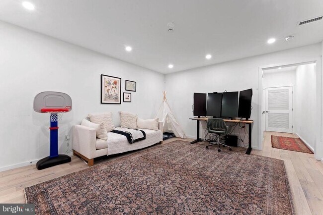 Photo - 312 Poplar St
