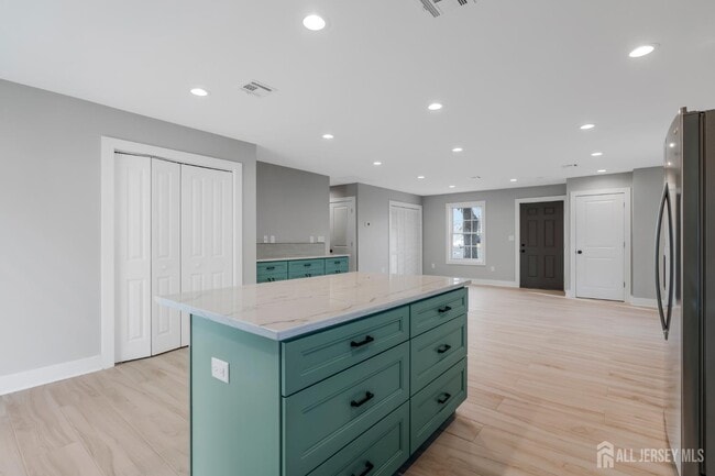 Photo - 20 Louis Ave