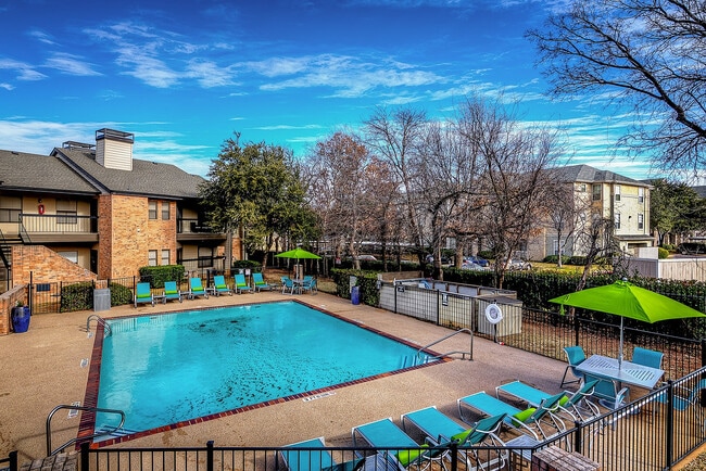 Spring Parc Apartment Homes Pool