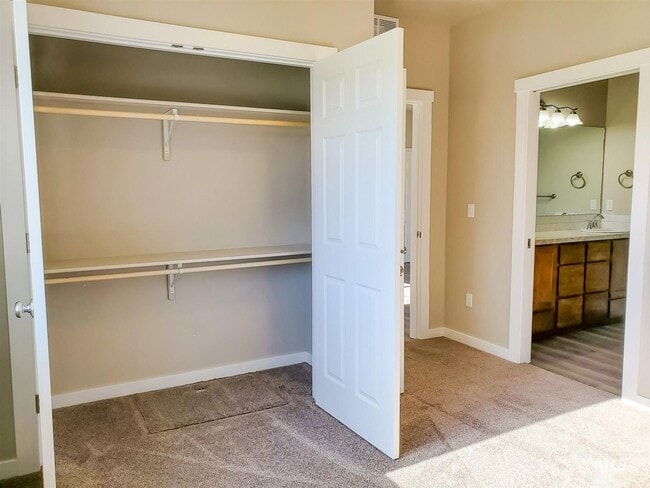 Photo - 1011 Pirate Cove Wy Unit C