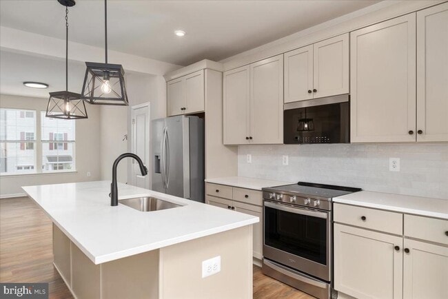 Photo - 210 Monteith Dr