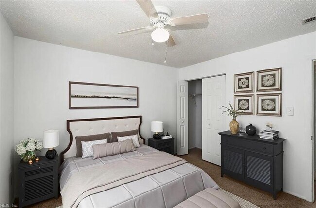 Photo - Charming Top-Floor Condo in the Heart of V...