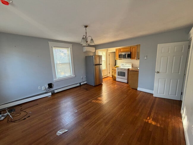 Photo - 319 Admiral St