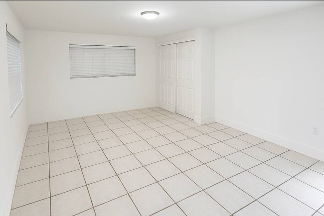 Photo - 3292 SW 24th St Apartment Unit 1