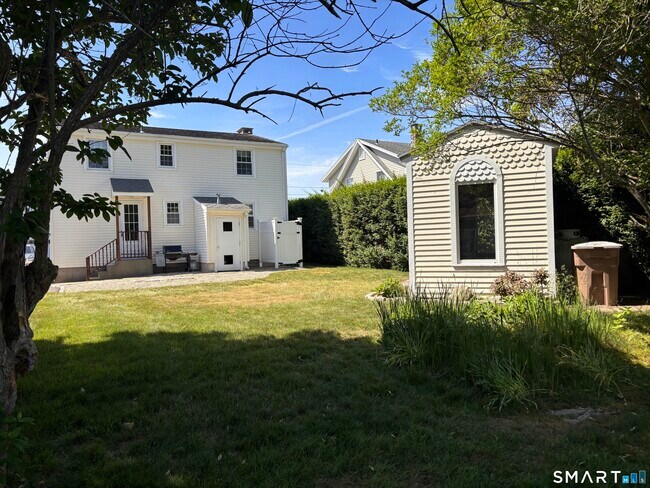 7 Nehantic Dr