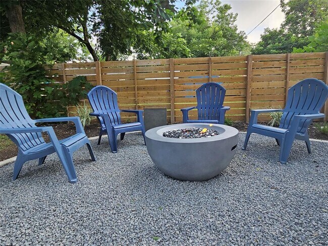 Photo - 902 Hackberry St