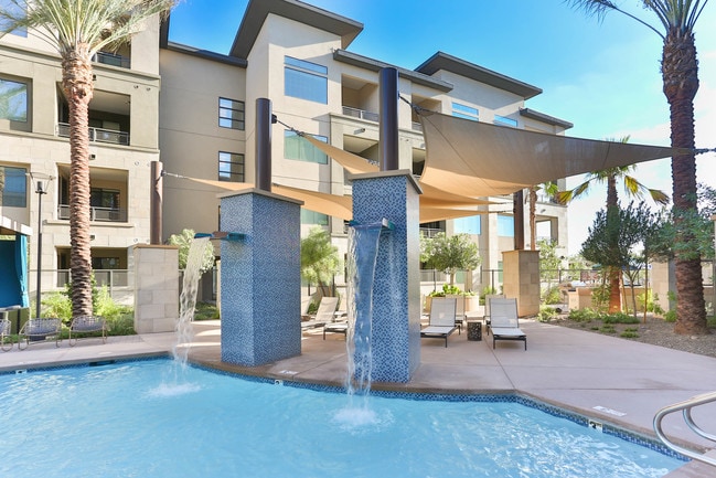 Photo - Avant at Fashion Center