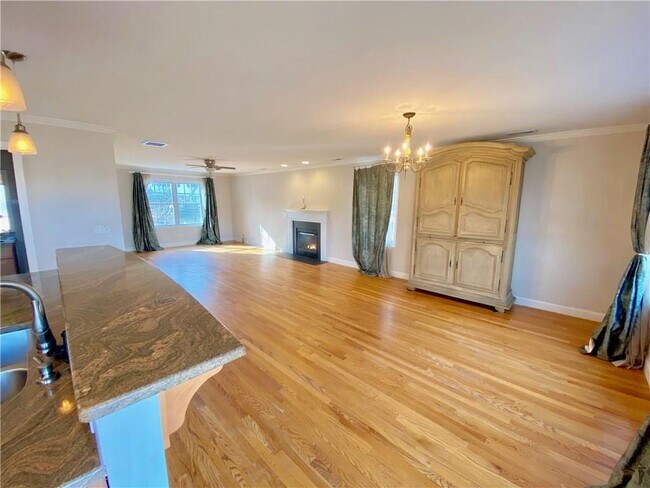 Photo - 9 Marshall Ln