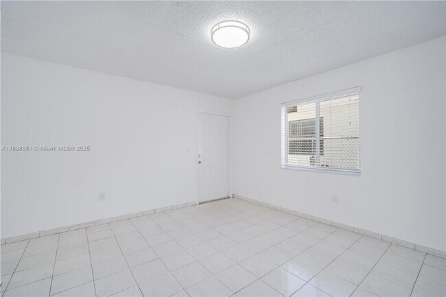 Photo - 3437 SW 25th St