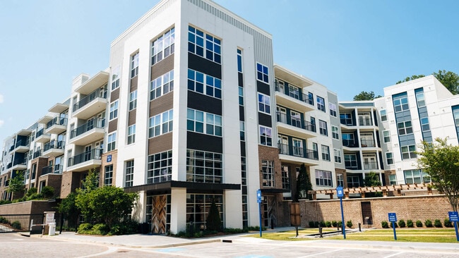 Exterior - Juniper Sandy Springs Apartments