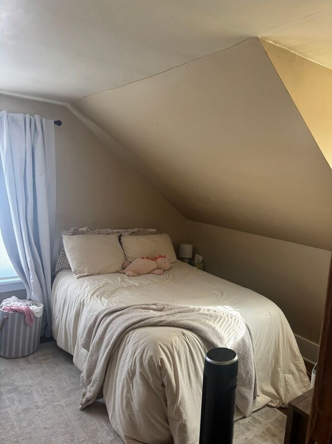 Photo - Available June 2026! 4 Bedroom House Close to Campus!