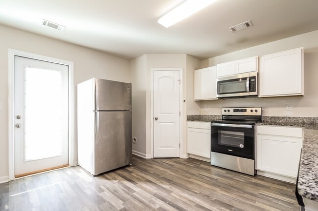 Photo - 500 Wagon Trail