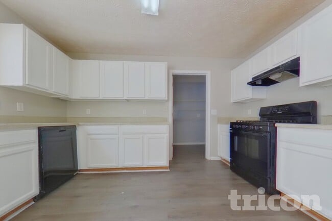Photo - 5413 Wicklander Dr