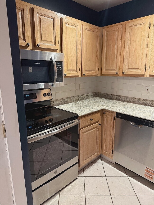 Photo - Spacious 2 BED 1.5 BATH Condo rental close to Quincy Center! Unit A104