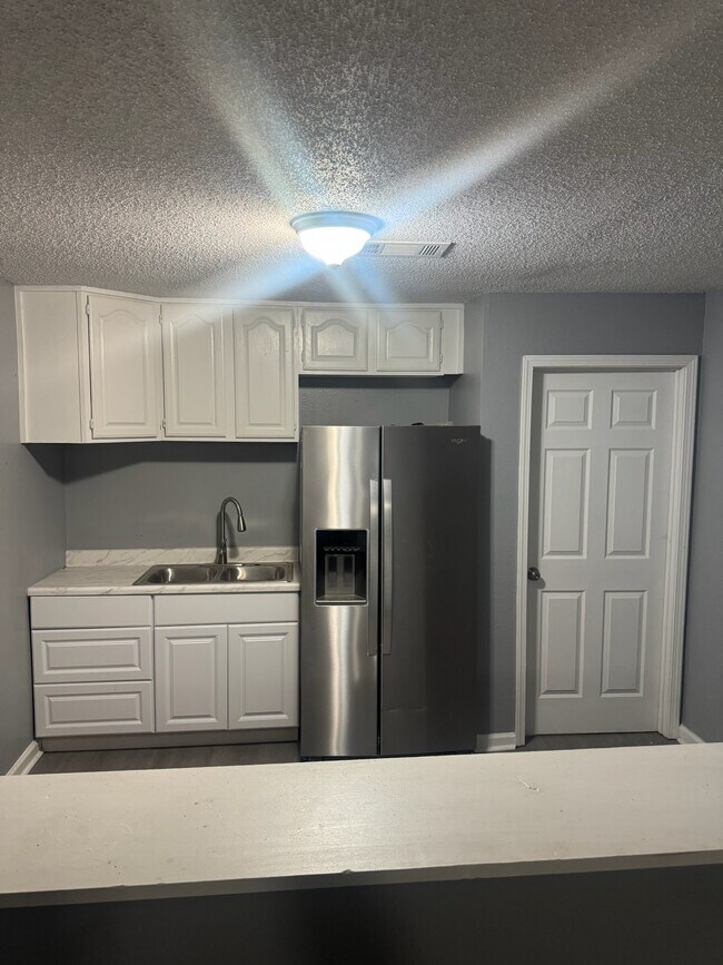 Photo - 516 S Hennessey St Unit 516 S Hennessey St