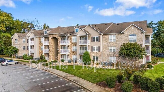 Photo - 7104 W Friendly Ave