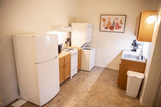 Photo - 302 Chickasha Dr