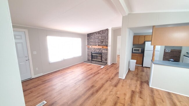 Photo - 4221 Holcomb Cir