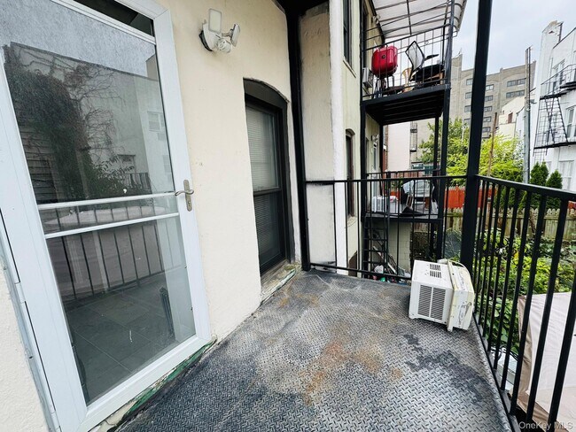 Photo - 25-38-38 22nd St Unidad 1