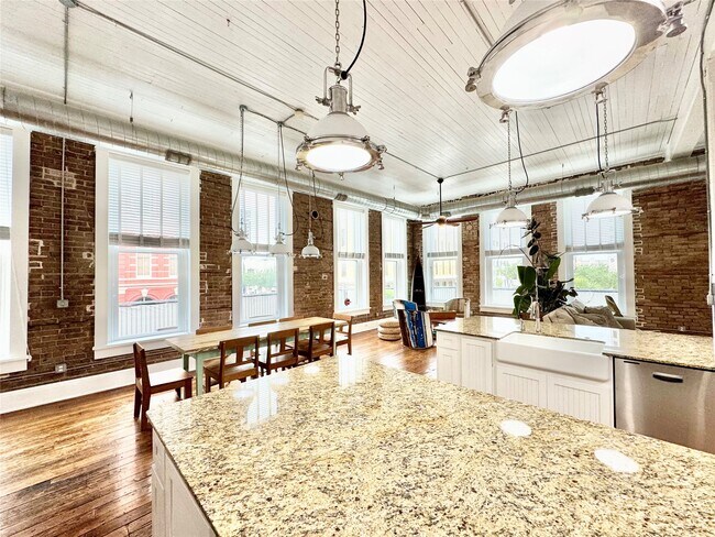 219 22nd St Unit 1