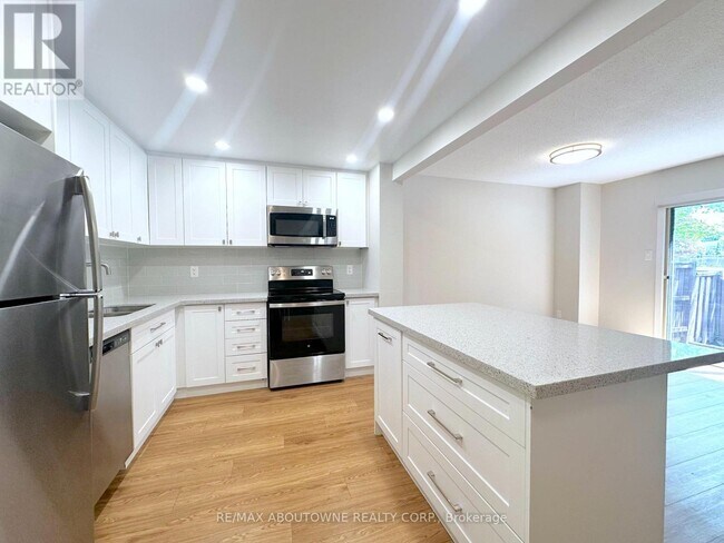 Photo - 6310 Battleford Rd