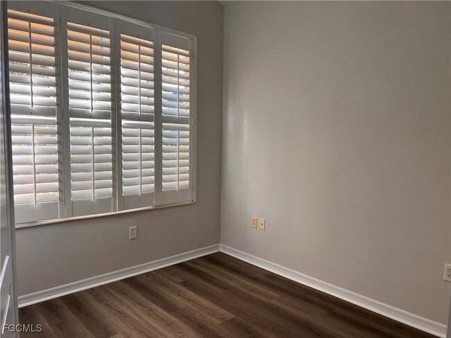 Photo - 1123 Napolean Way