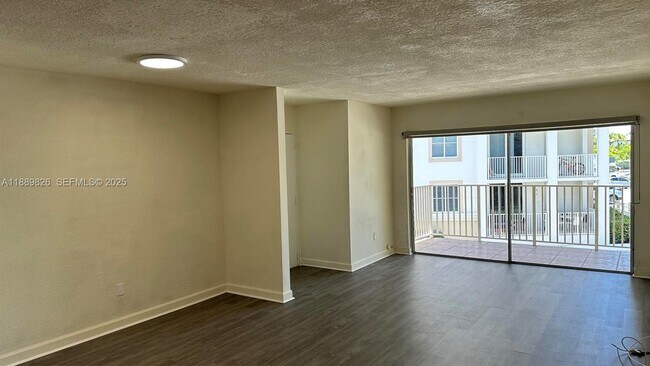 Photo - 4460 NW 79th Ave Unidad 2D