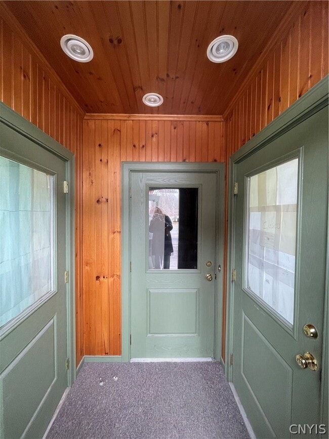 Photo - 122 E Main St