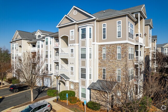 Photo - Stratford Club Apartments