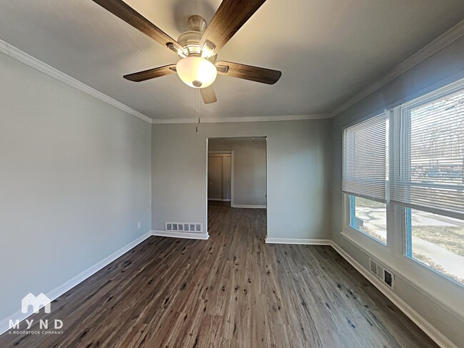 Photo - 6345 Oakview Ln