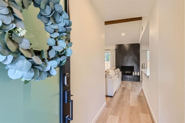 Photo - 1112 Milford Way