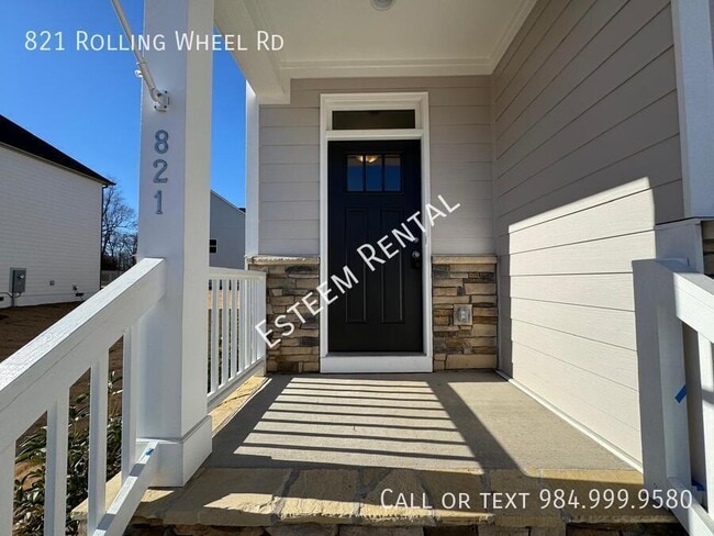 Photo - 821 Rolling wheel Rd