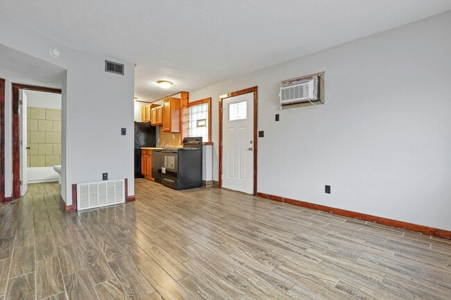 Photo - 454 E 16th Ave