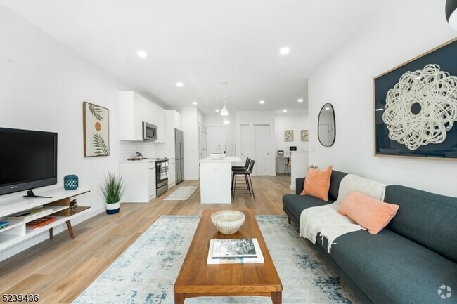 Building Photo - 803 South Ave Unit 322 Rental