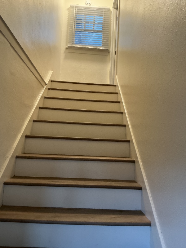 Building Photo - 324 E Broadway