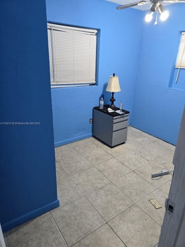 Photo - 2237 Simms St