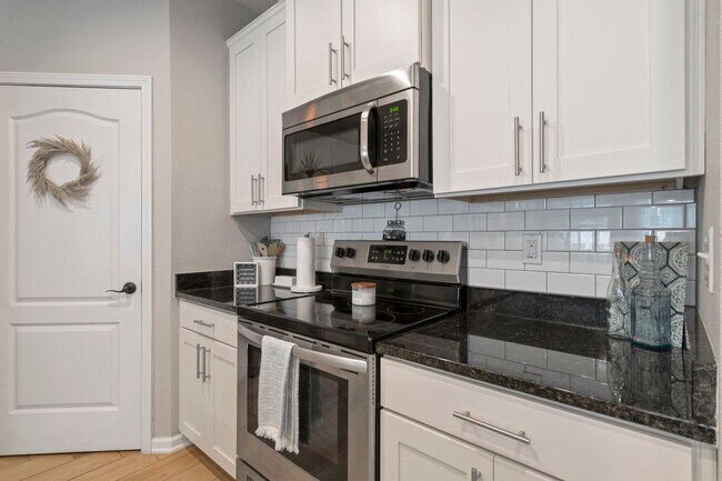 Photo - 143 Servia Dr