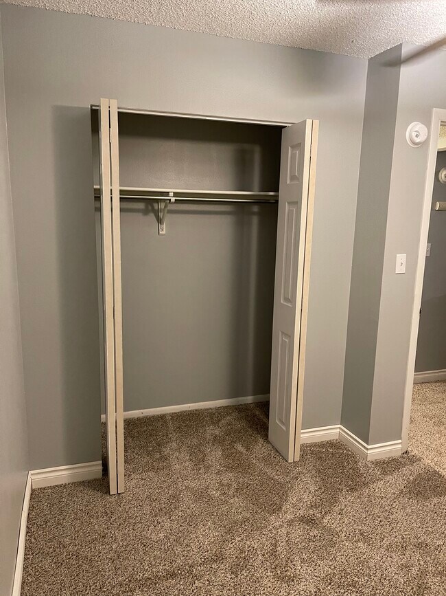 Photo - 1627 W Maple St Unit R