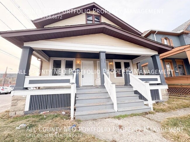 Building Photo - 19 N Wayne Ave