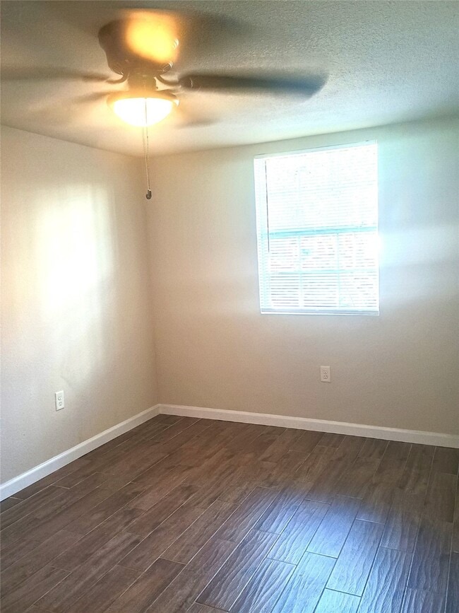 Photo - 605 E Hunnicutt St