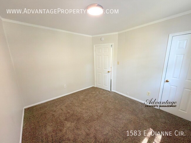 Photo - 1583 E Dianne Cir