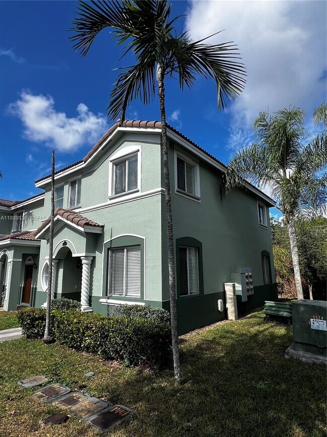 Photo - 1441 SE 24th Ct