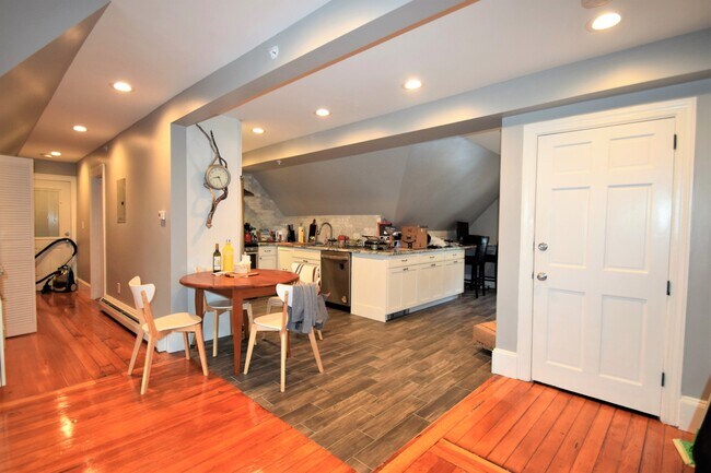 Photo - 32 Mapleton St Unit 3