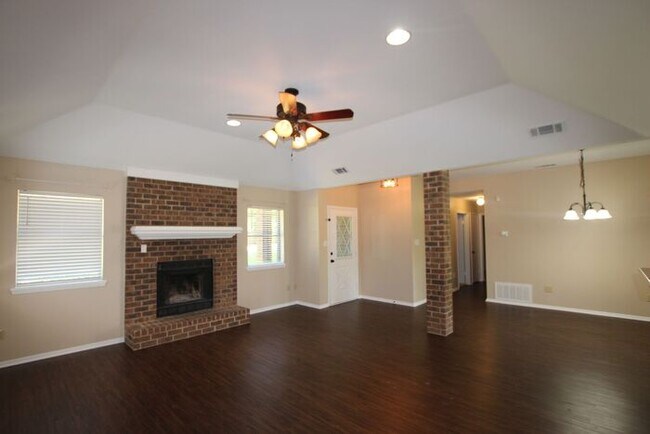 Photo - Available! Beautiful 3 bedroom in Whitehouse!