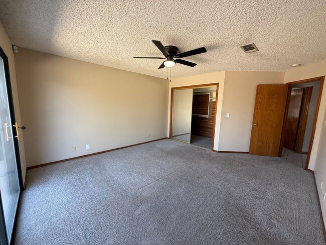 Photo - 980 Lakewood Dr